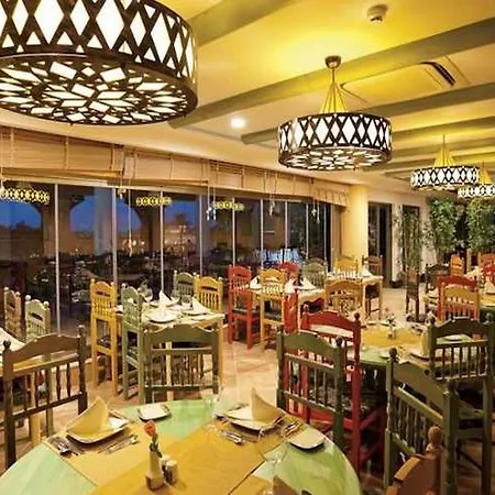 Resort Star - Side